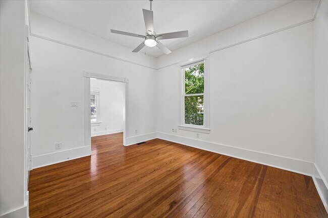 Building Photo - 1229 Heights Blvd
