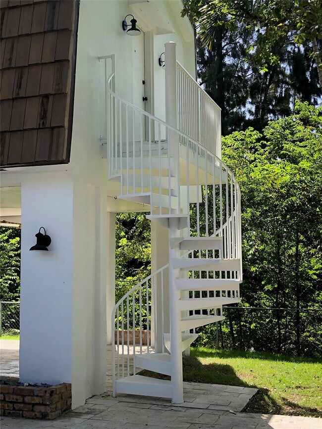 Building Photo - 5100 Granada Blvd