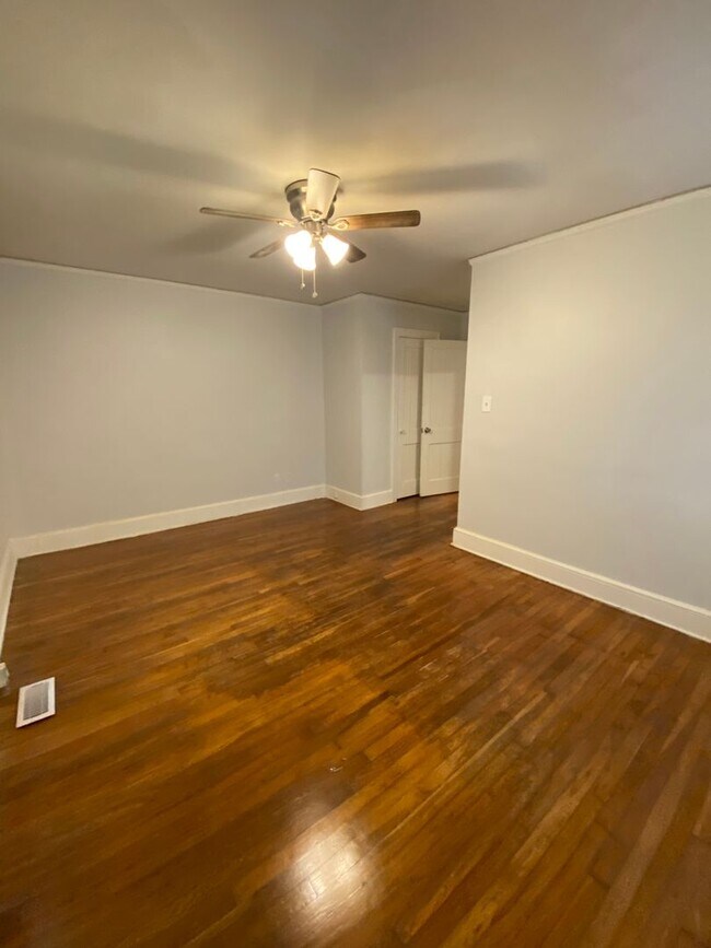 Building Photo - 161 Cambridge Cir