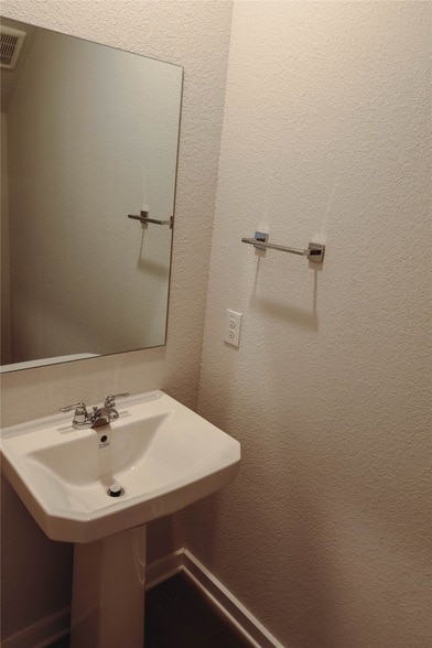 Building Photo - 8598 Blueberry Ash St