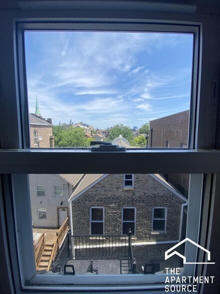 Building Photo - 1822 S Throop St