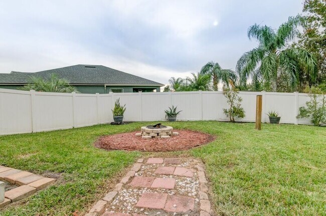 Building Photo - 1511 Whitewater Falls Dr