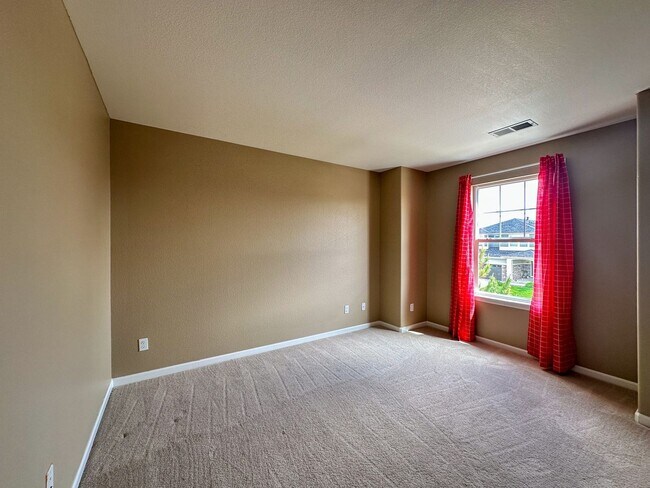 Building Photo - Horseshoe Ridge 4bd 3ba 2,522sq.ft. home FOR RENT!