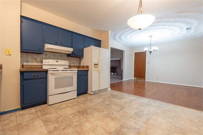 Building Photo - 3100 Norway Pl