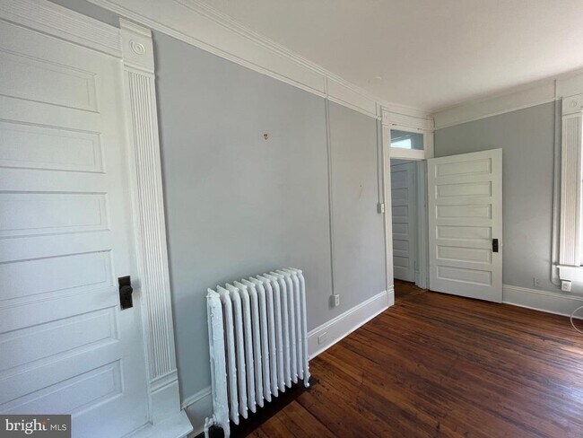 Building Photo - 1122 Caroline St