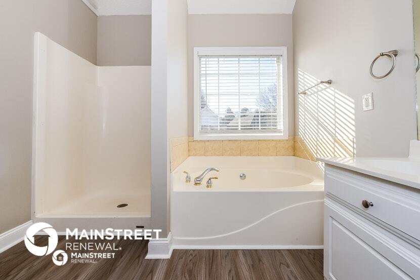 Building Photo - 129 Moss Pointe Dr