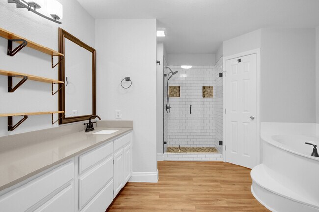 Building Photo - 1406 Westbriar Dr