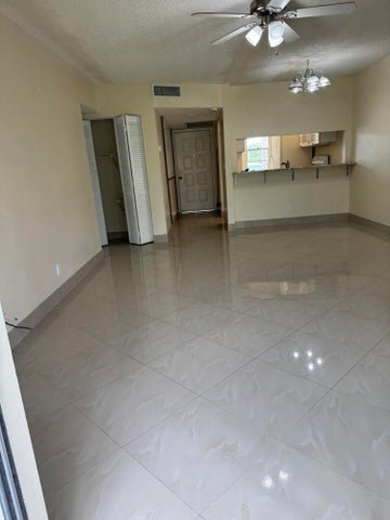 Building Photo - 9921 Three Lakes Cir