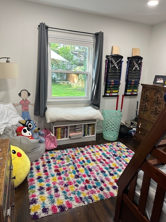 Building Photo - Single Family Home! 2 Bed 2 Bath $2250