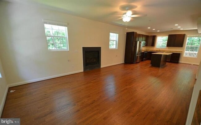 Building Photo - 5917 Sneed Dr