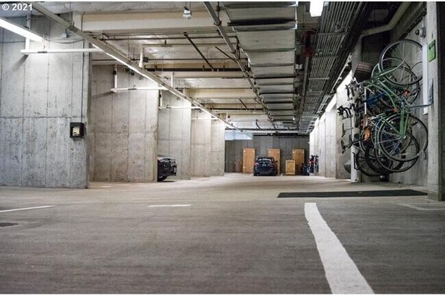Building Photo - Urban Retreat in the Heart of Mississippi w/ Reserved Parking – 2bd/1.bath Upscale Condo