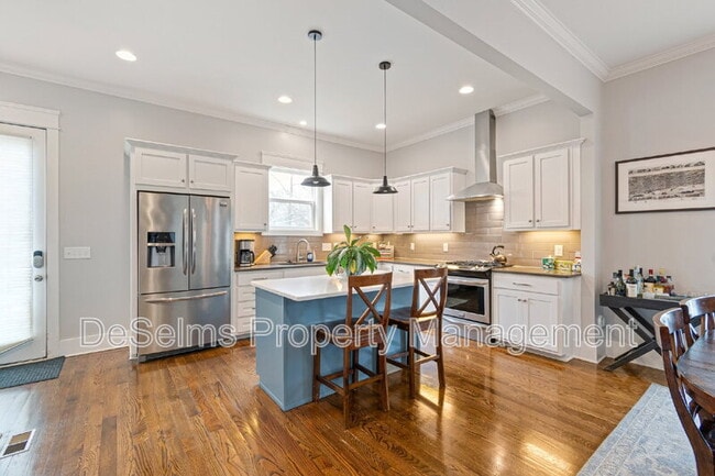 Building Photo - 980 Malquin Dr