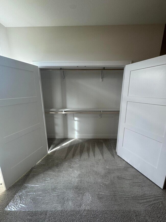 Building Photo - 5316 Buttercup Dr