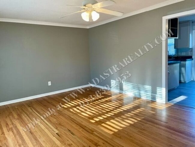 Building Photo - Cute 4 Bed 1.5 Bath Home in Olathe-Availab...