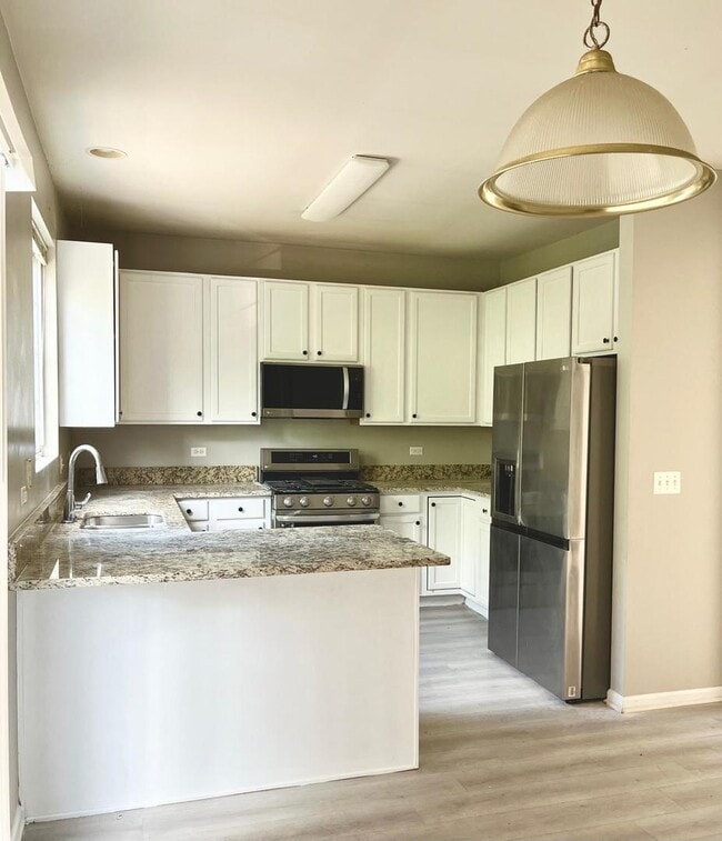 Building Photo - 64 Village Station Ln