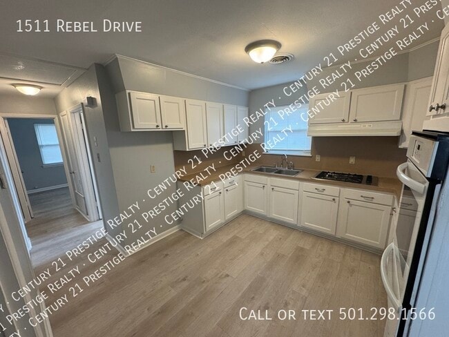 Building Photo - 1511 Rebel Dr