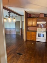 Building Photo - 5715 Bluebird St