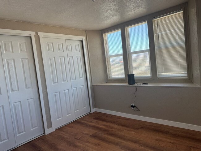 Building Photo - Cute 2 bedroom/2 bath in spring creek