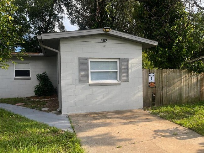 Building Photo - 3112 Winfield St