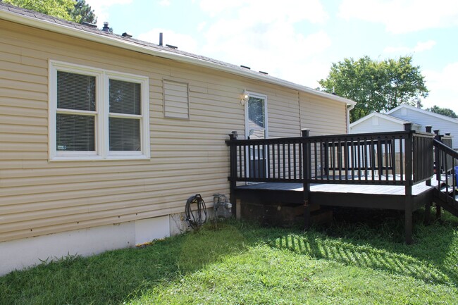 Building Photo - Great Three Bedroom Home