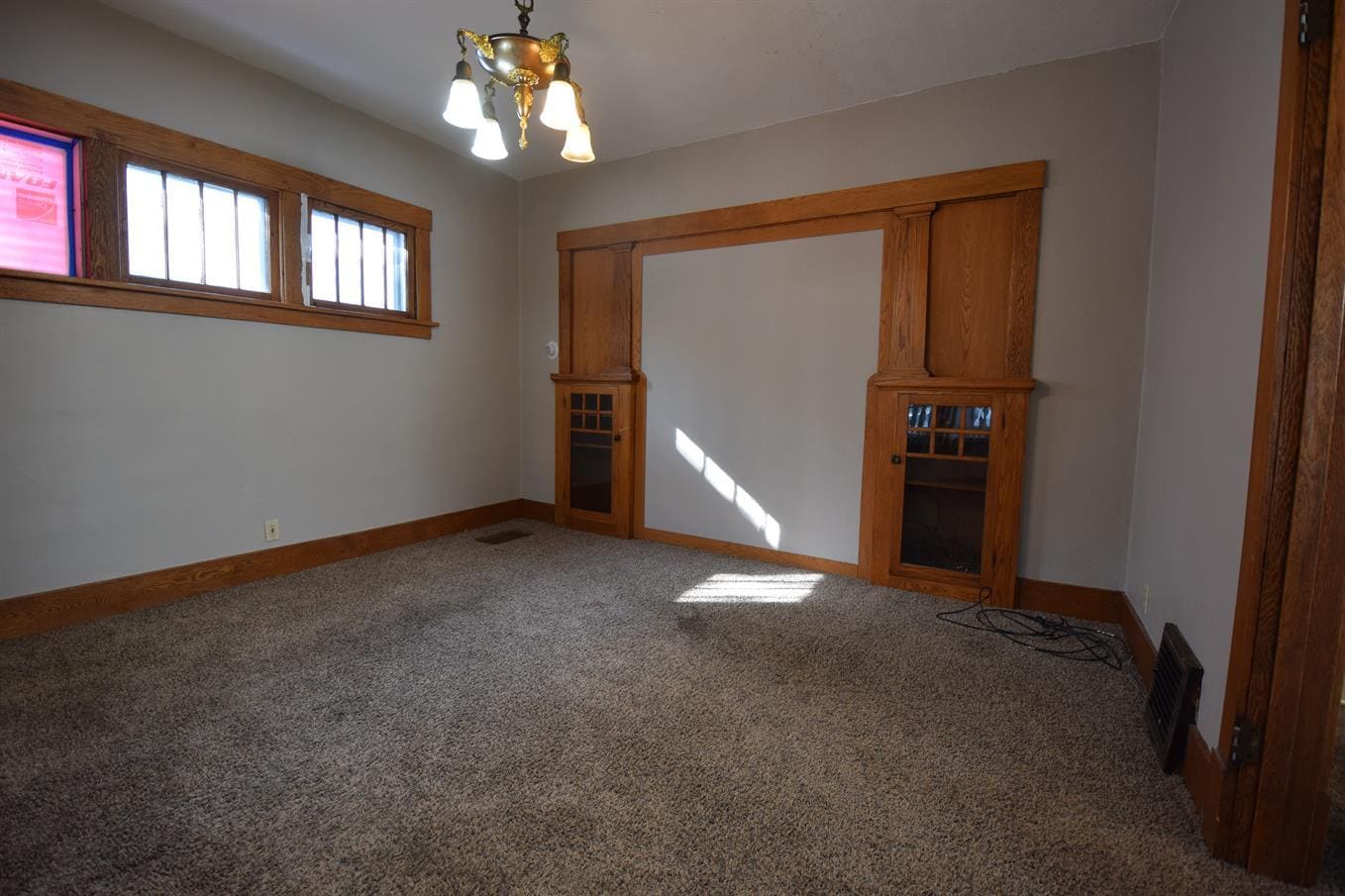 Building Photo - 614 N 5th St