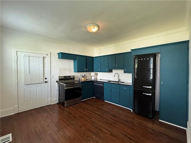 Building Photo - 5058 Austell Powder Springs Rd
