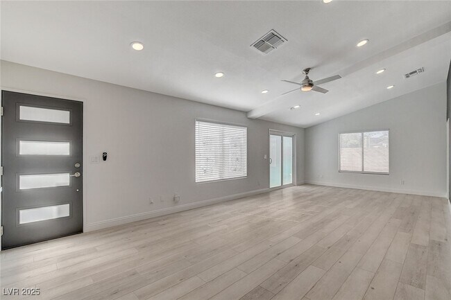 Building Photo - 4683 Calderwood St