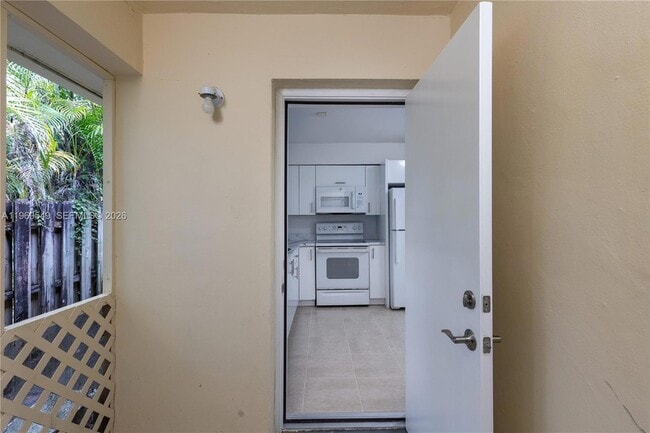 Building Photo - 129 SE 4th St