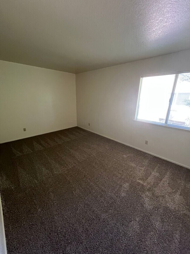 Building Photo - NICE CONDO FOR RENT IN ROSEMONT AT COBBLESTONE GLEN III