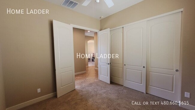 Building Photo - 1708 W Dusty Wren Dr