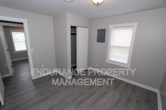 Building Photo - 428 Lake Ave