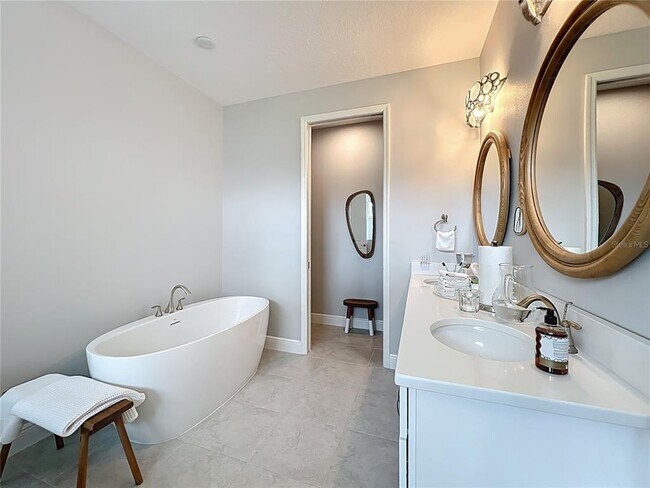 Building Photo - 10224 South Bay Lake Rd