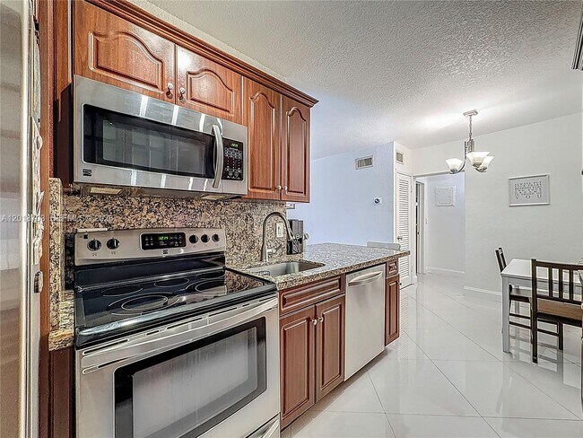 Building Photo - 2600 S Ocean Dr