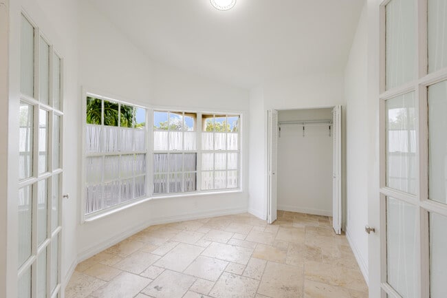 Building Photo - 23157 Bentley Pl