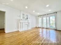 Building Photo - 5628 W 6th St Los Angeles, CA 90036