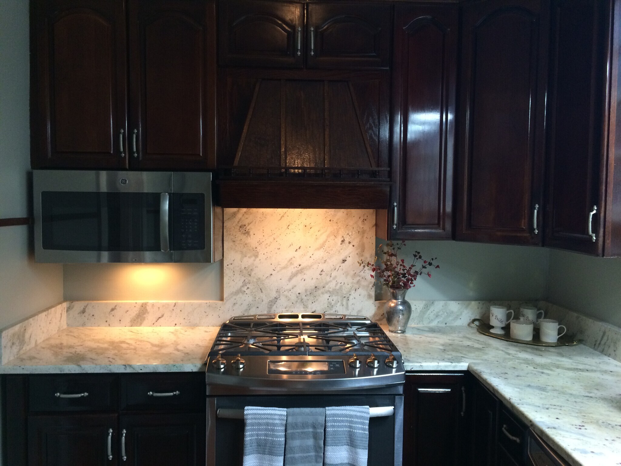 CHERRY CABINETS - 400 Millaudon St