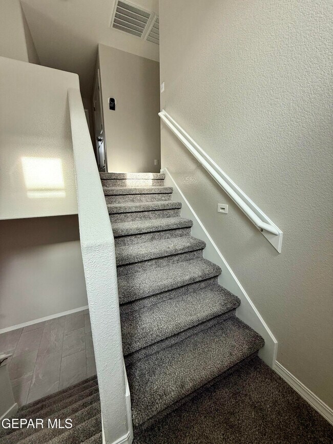 Building Photo - 12868 Star Gaze Ave