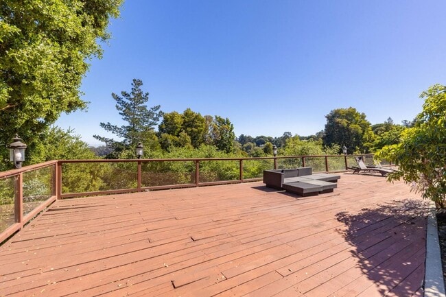 Building Photo - 25 Warmwood Way