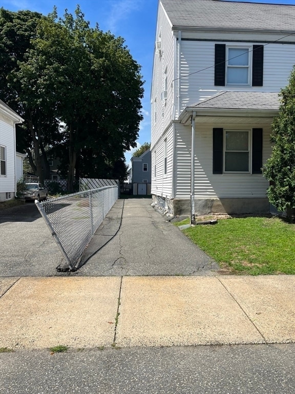 Building Photo - 36 Everett St