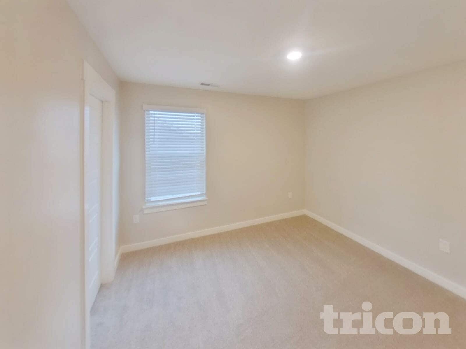 Building Photo - 1610 Lannister Ave