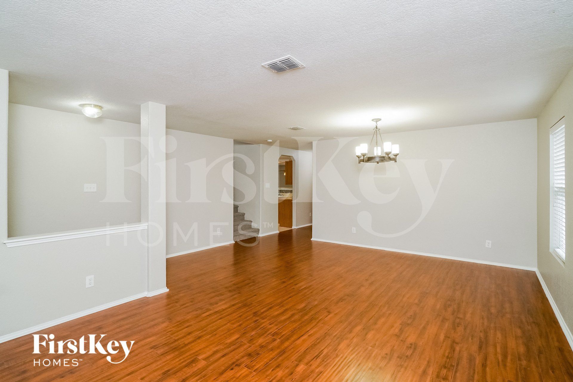 Building Photo - 112 Rustic Acres