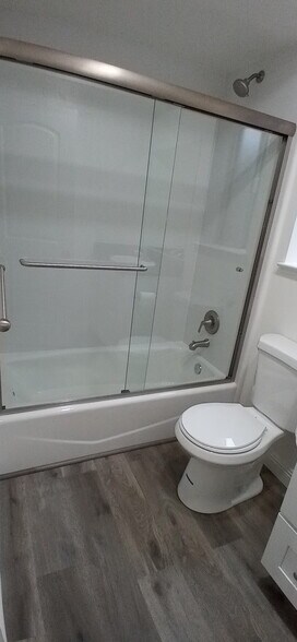 Building Photo - 4162 Hamilton Ave