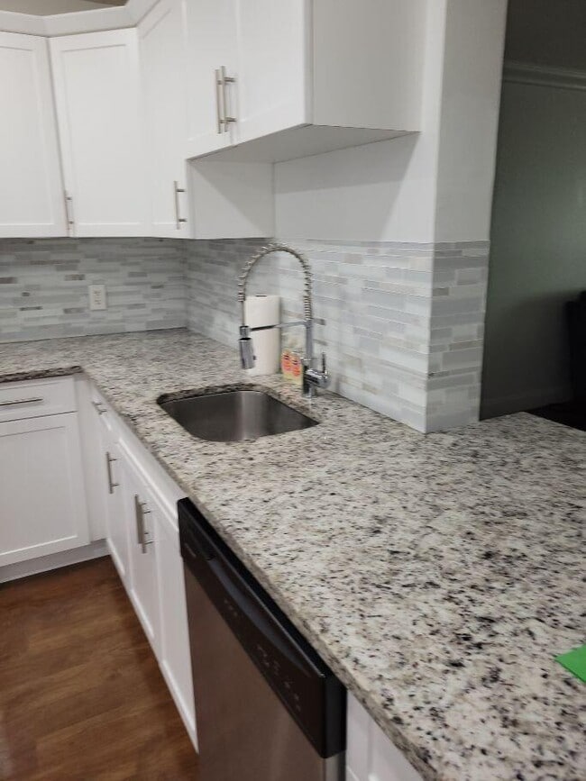 Building Photo - 13165 Chadwick Ct