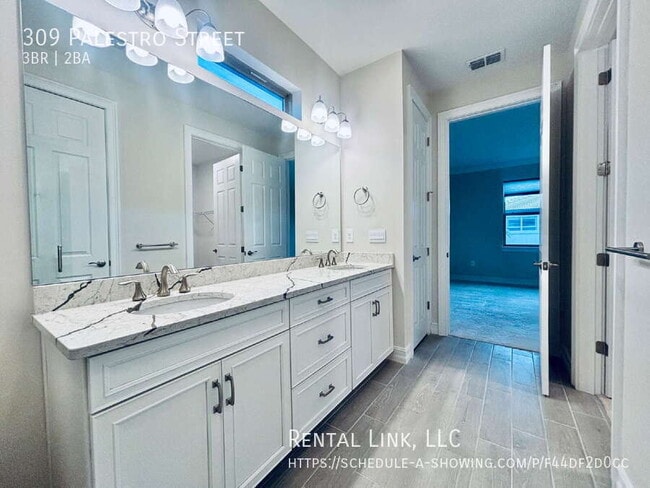 Building Photo - 309 Palestro St