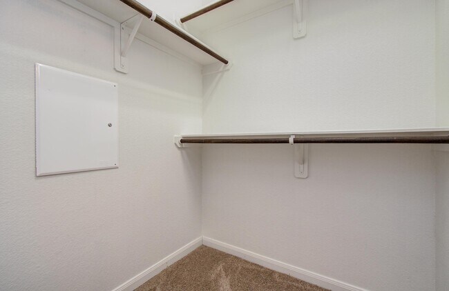 Building Photo - 15618 Whispering Green Dr