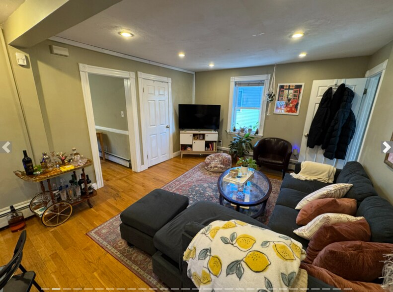 Building Photo - 735 Somerville Ave