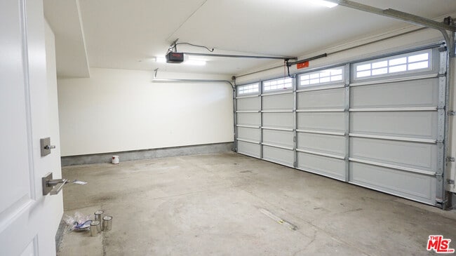 Building Photo - 14403 Tiara St