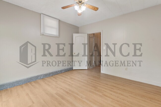 Building Photo - 2903 W Douglas Ave