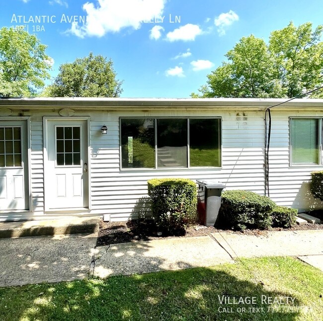 Building Photo - Budget-Friendly 1-bed with on-site laundry...