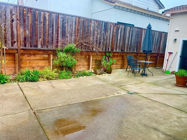 Building Photo - 1086 Big Sur Dr